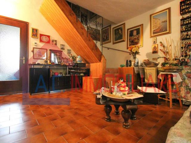 Casa indipendente in vendita a Vergiate VA