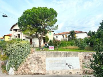Casa indipendente in vendita a Verona VR