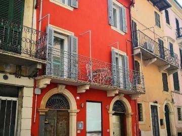 Casa indipendente in vendita a Verona VR