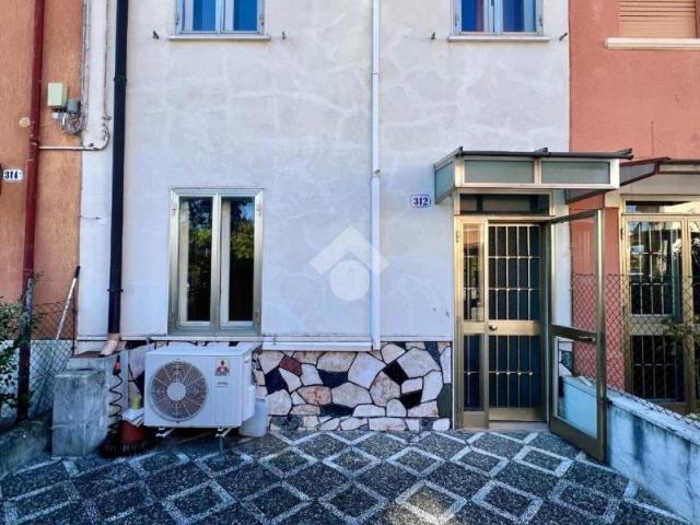 Casa indipendente in vendita a Verona VR