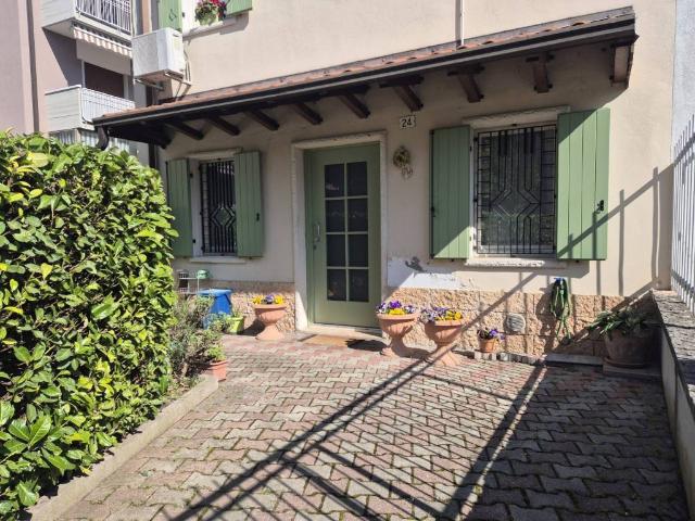 Casa indipendente in vendita a Verona VR