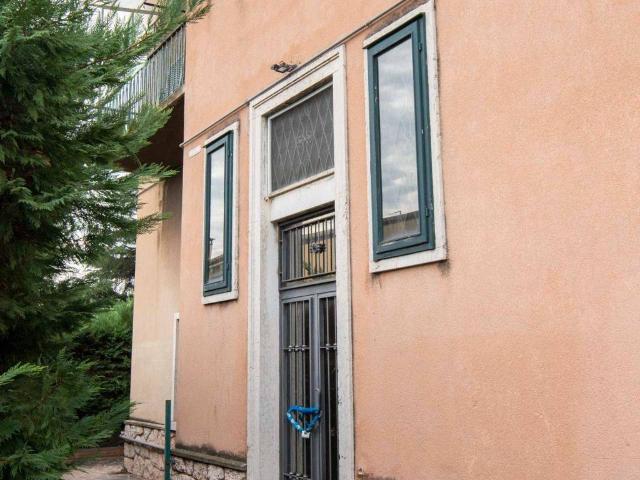 Casa indipendente in vendita a Verona VR