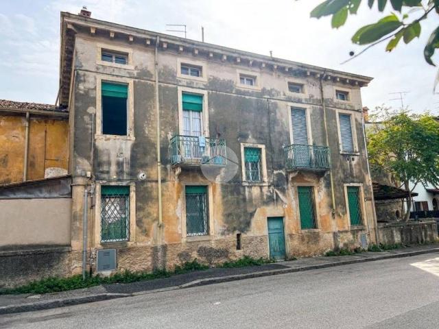 Casa indipendente in vendita a Verona VR
