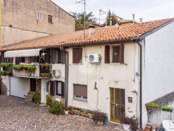 Casa indipendente in vendita a Verona VR