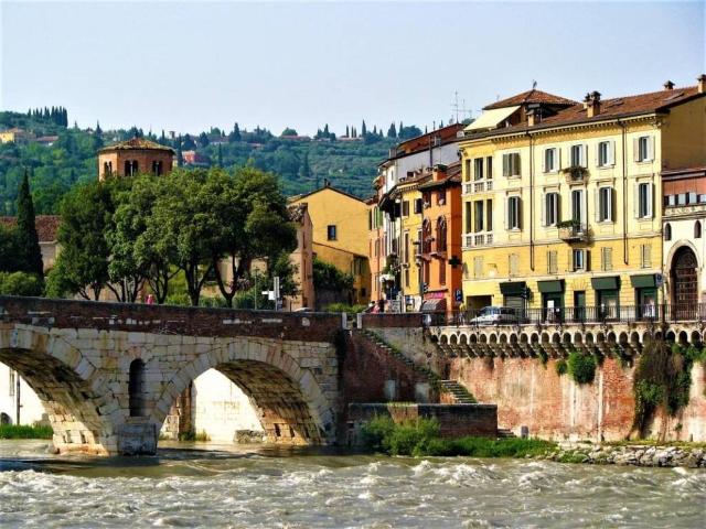 Casa indipendente in vendita a Verona VR