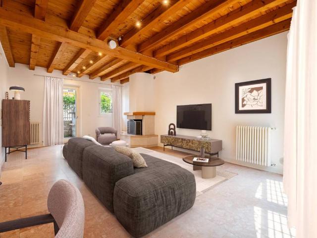 Casa indipendente in vendita a Verona VR
