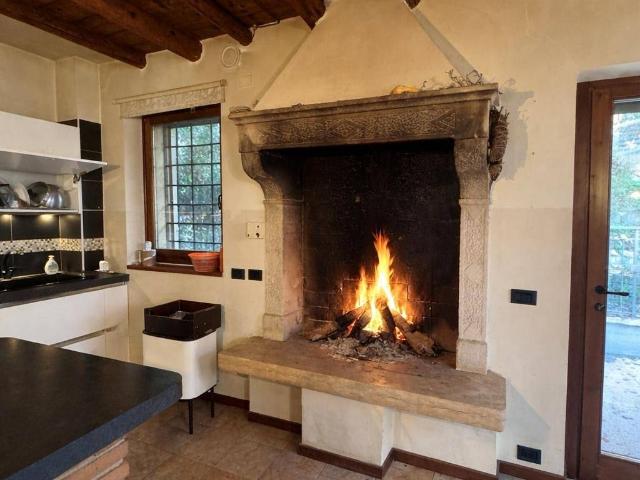 Casa indipendente in vendita a Verona VR
