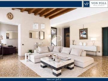 Palazzo / Stabile in vendita a Verona VR
