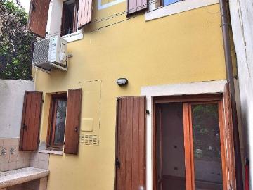 Casa indipendente in vendita a Verona VR