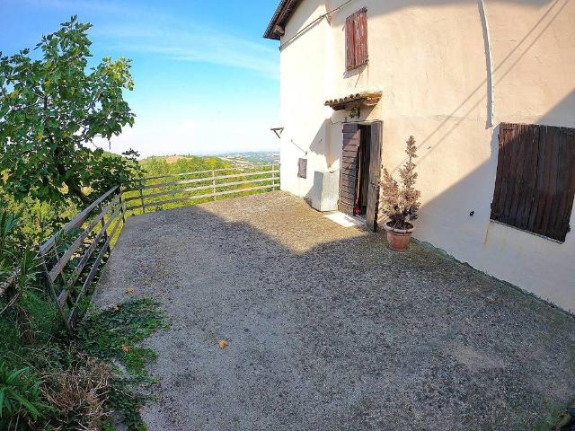 Casa indipendente in vendita a Vernasca PC