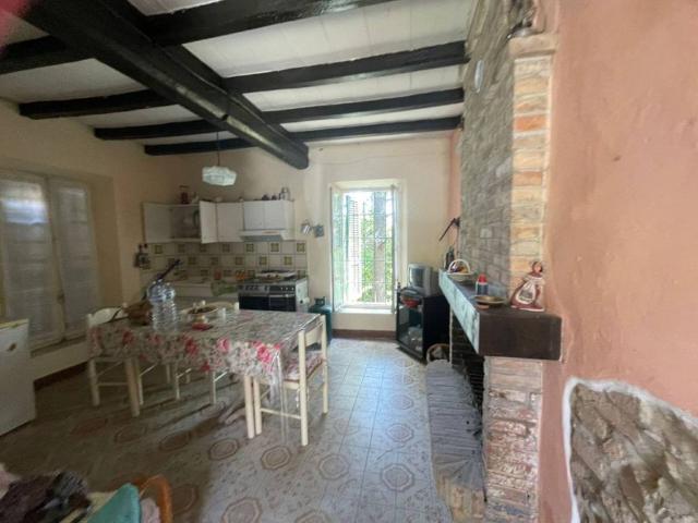 Casa indipendente in vendita a Vernasca PC