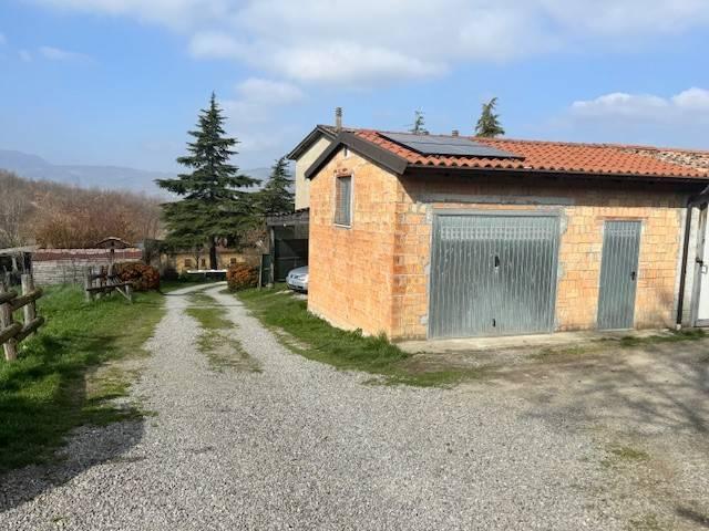 Casa indipendente in vendita a Vernasca PC
