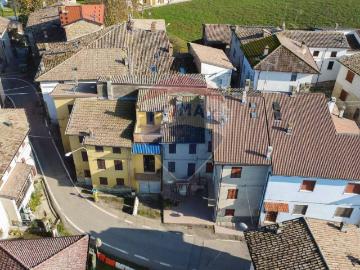 Casa indipendente in vendita a Vernasca PC
