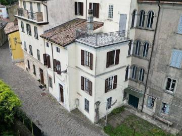 Casa indipendente in vendita a Vernasca PC