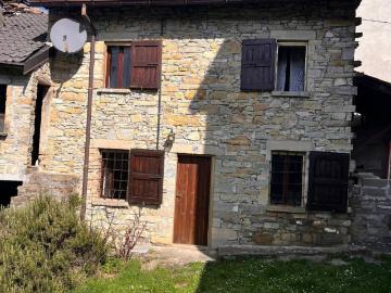 Casa indipendente in vendita a Vernasca PC