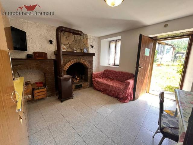 Casa indipendente in vendita a Vernasca PC