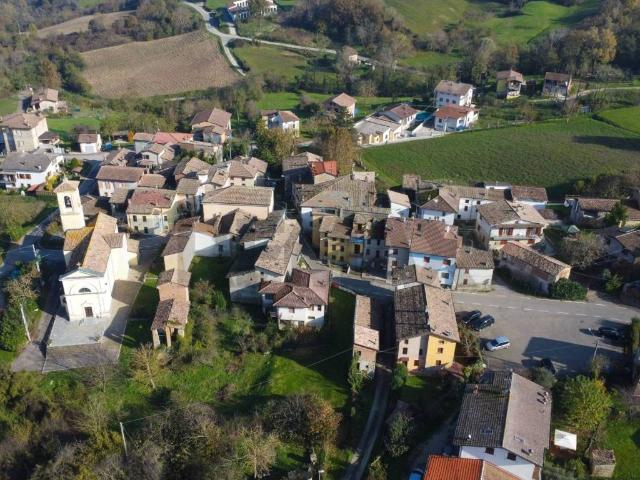 Casa indipendente in vendita a Vernasca PC