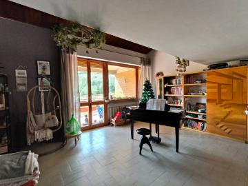 Casa indipendente in vendita a Vernio PO