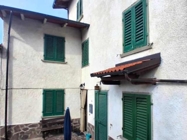 Casa indipendente in vendita a Vernio PO