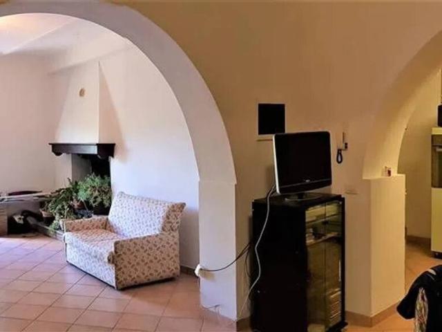 Casa indipendente in vendita a Vernio PO