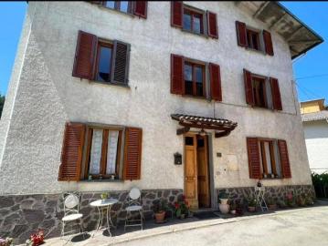 Casa indipendente in vendita a Vernio PO