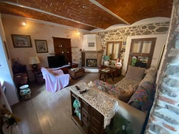 Casa indipendente in vendita a Vernio PO