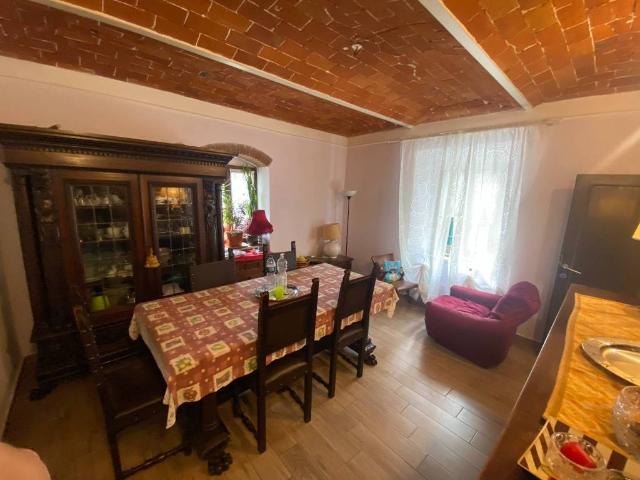 Casa indipendente in vendita a Vernio PO