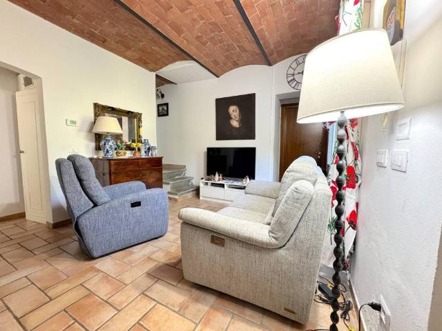 Casa indipendente in vendita a Vernio PO