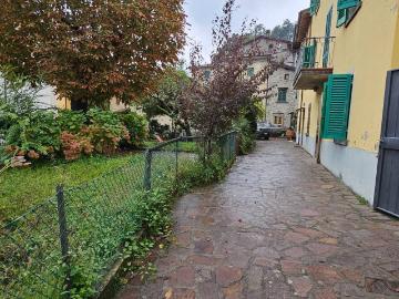 Casa indipendente in vendita a Vernio PO