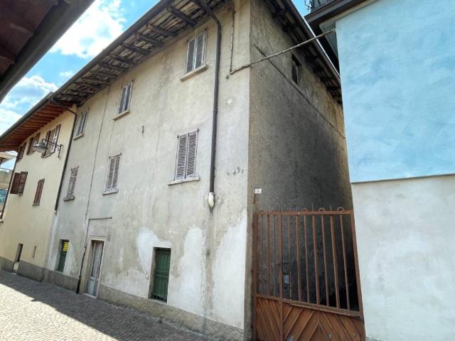 Casa indipendente in vendita a Vertova BG