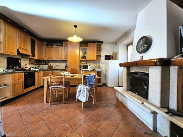 Casa indipendente in vendita a Vertova BG