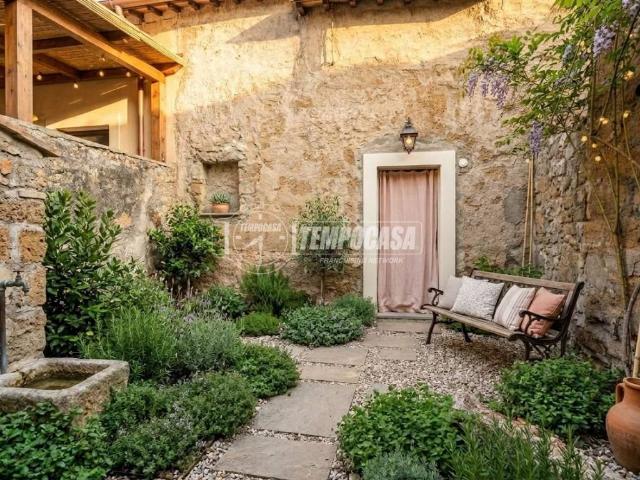 Casa indipendente in vendita a Viterbo VT