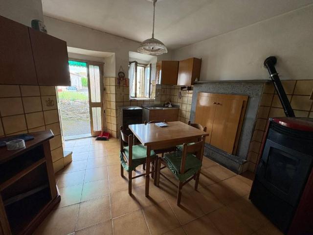 Casa indipendente in vendita a Viterbo VT