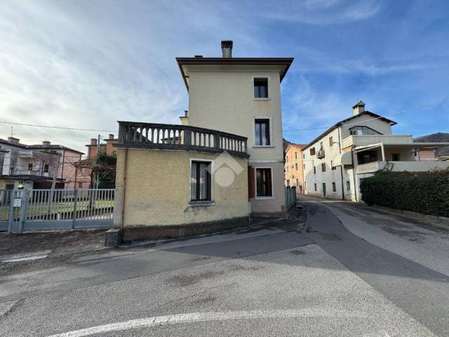 Casa indipendente in vendita a Vittorio Veneto TV