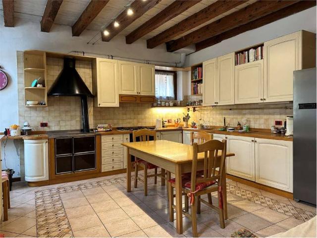 Casa indipendente in vendita a Vittorio Veneto TV