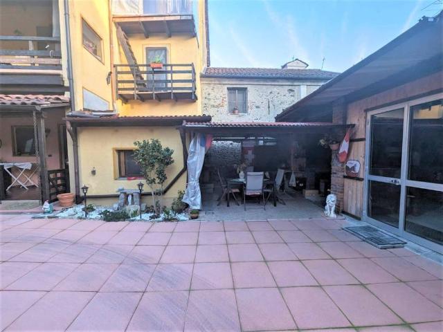 Casa indipendente in vendita a Viverone BI