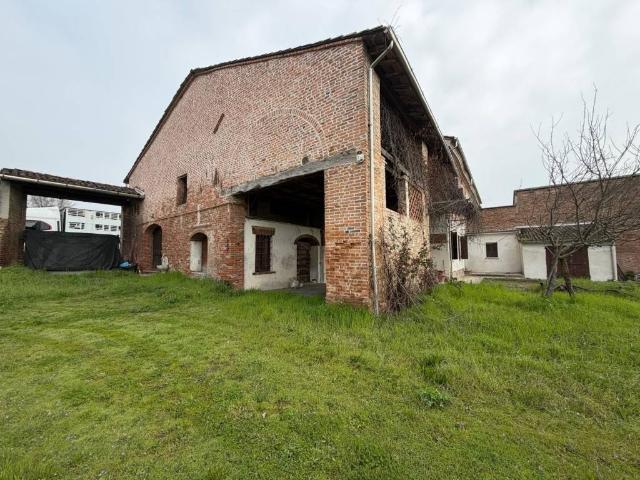 Casa indipendente in vendita a Viadana MN
