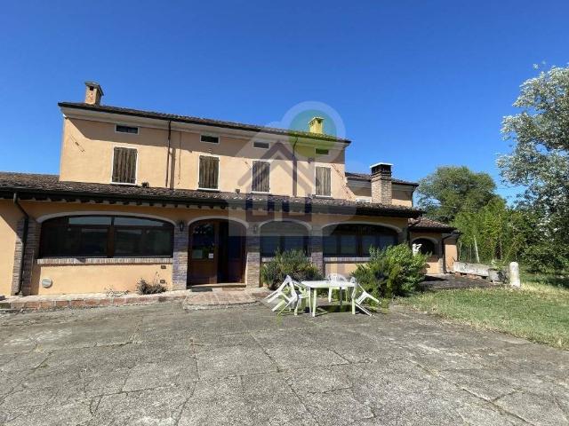 Casa indipendente in vendita a Viadana MN