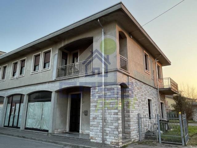 Casa indipendente in vendita a Viadana MN