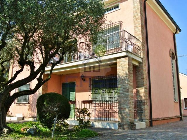 Casa indipendente in vendita a Viadana MN