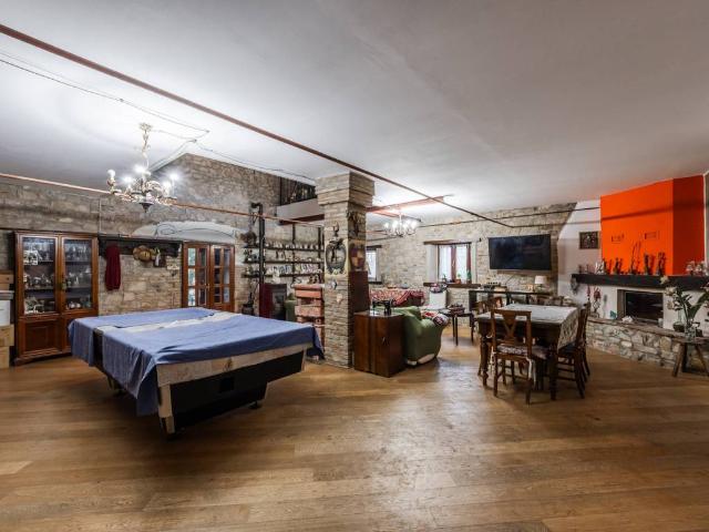Casa indipendente in vendita a Viano RE