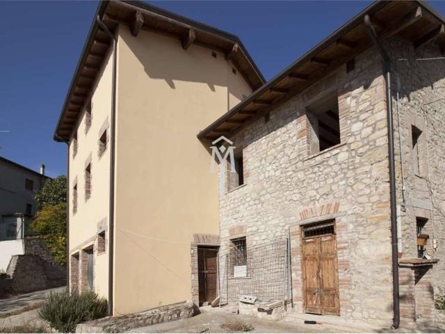 Casa indipendente in vendita a Viano RE