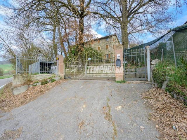 Casa indipendente in vendita a Viano RE