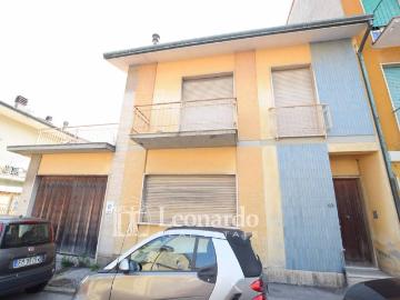 Casa indipendente in vendita a Viareggio LU