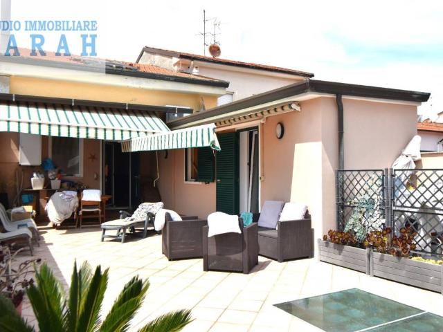 Casa indipendente in vendita a Viareggio LU