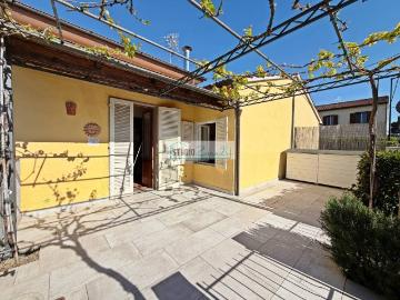 Casa indipendente in vendita a Viareggio LU
