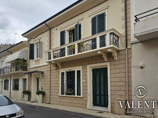 Casa indipendente in vendita a Viareggio LU