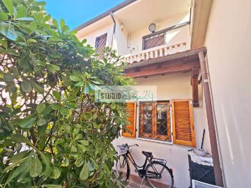 Casa indipendente in vendita a Viareggio LU