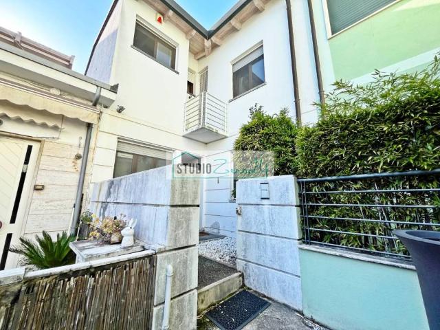 Casa indipendente in vendita a Viareggio LU