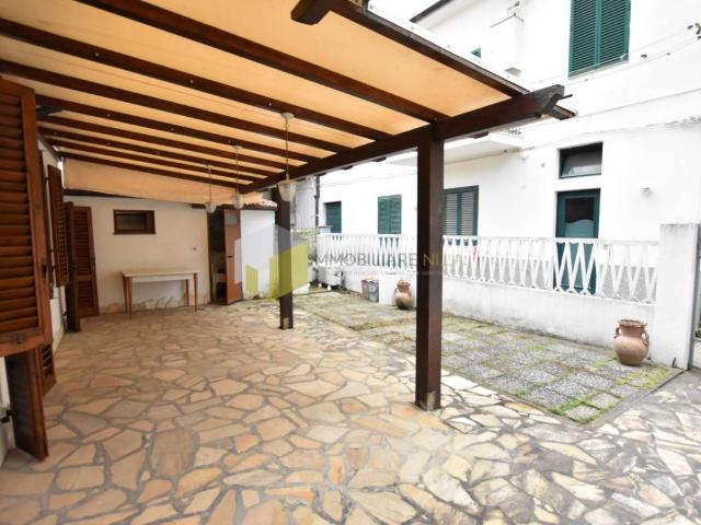 Casa indipendente in vendita a Viareggio LU